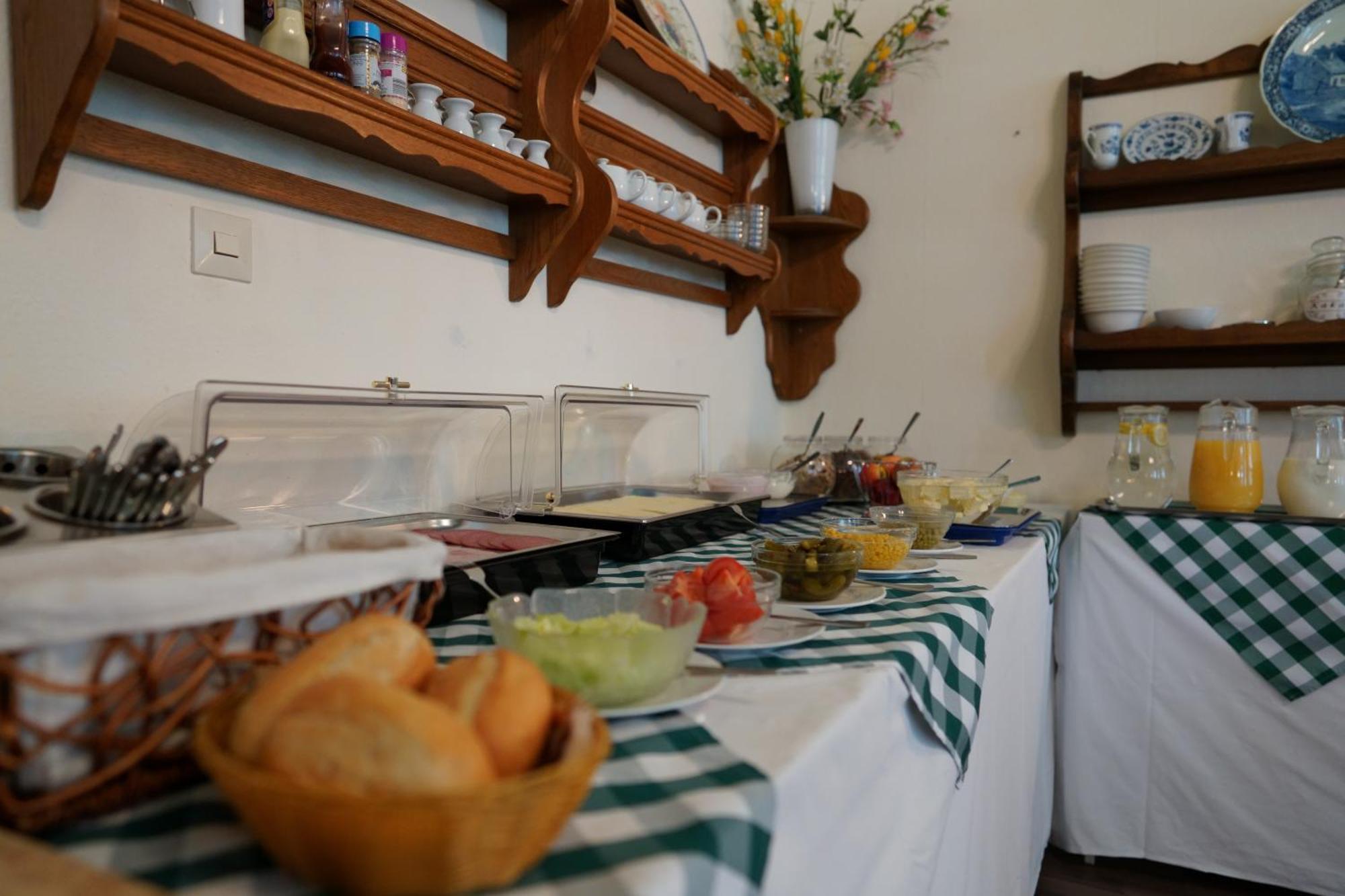 Hotel Pension Xantener Eck Berlin Bagian luar foto