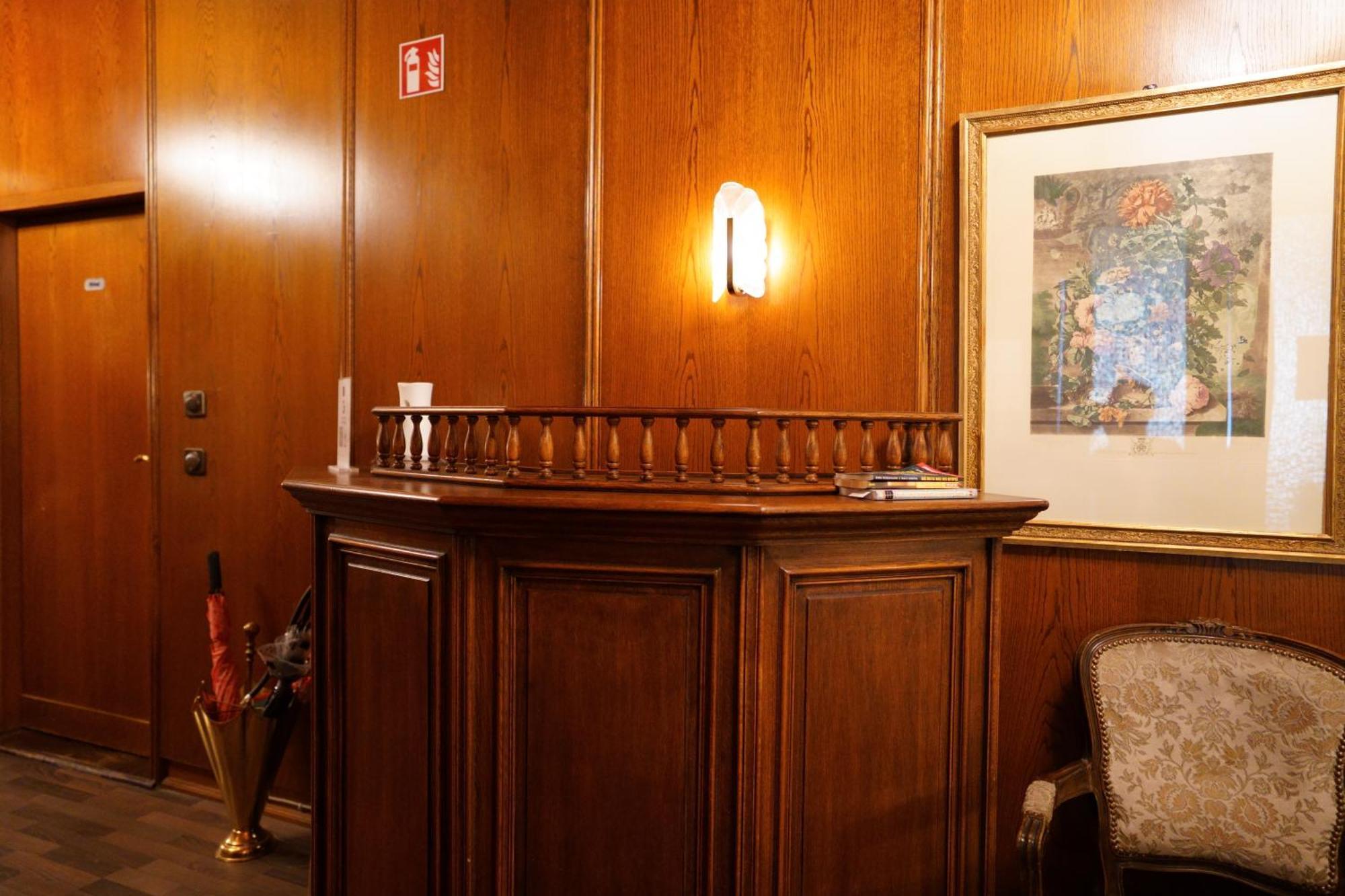 Hotel Pension Xantener Eck Berlin Bagian luar foto