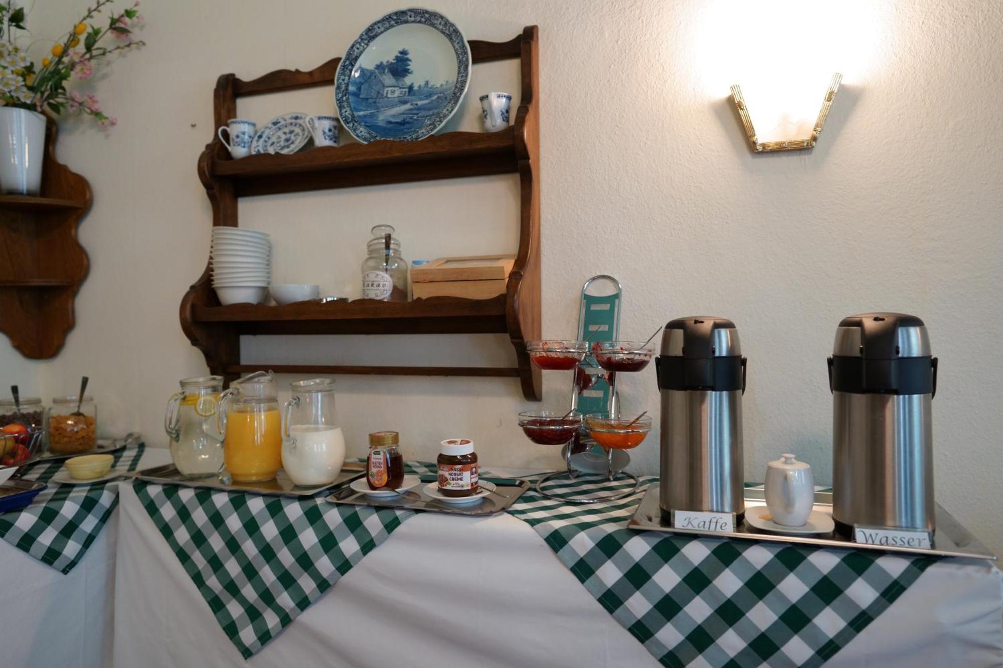 Hotel Pension Xantener Eck Berlin Bagian luar foto