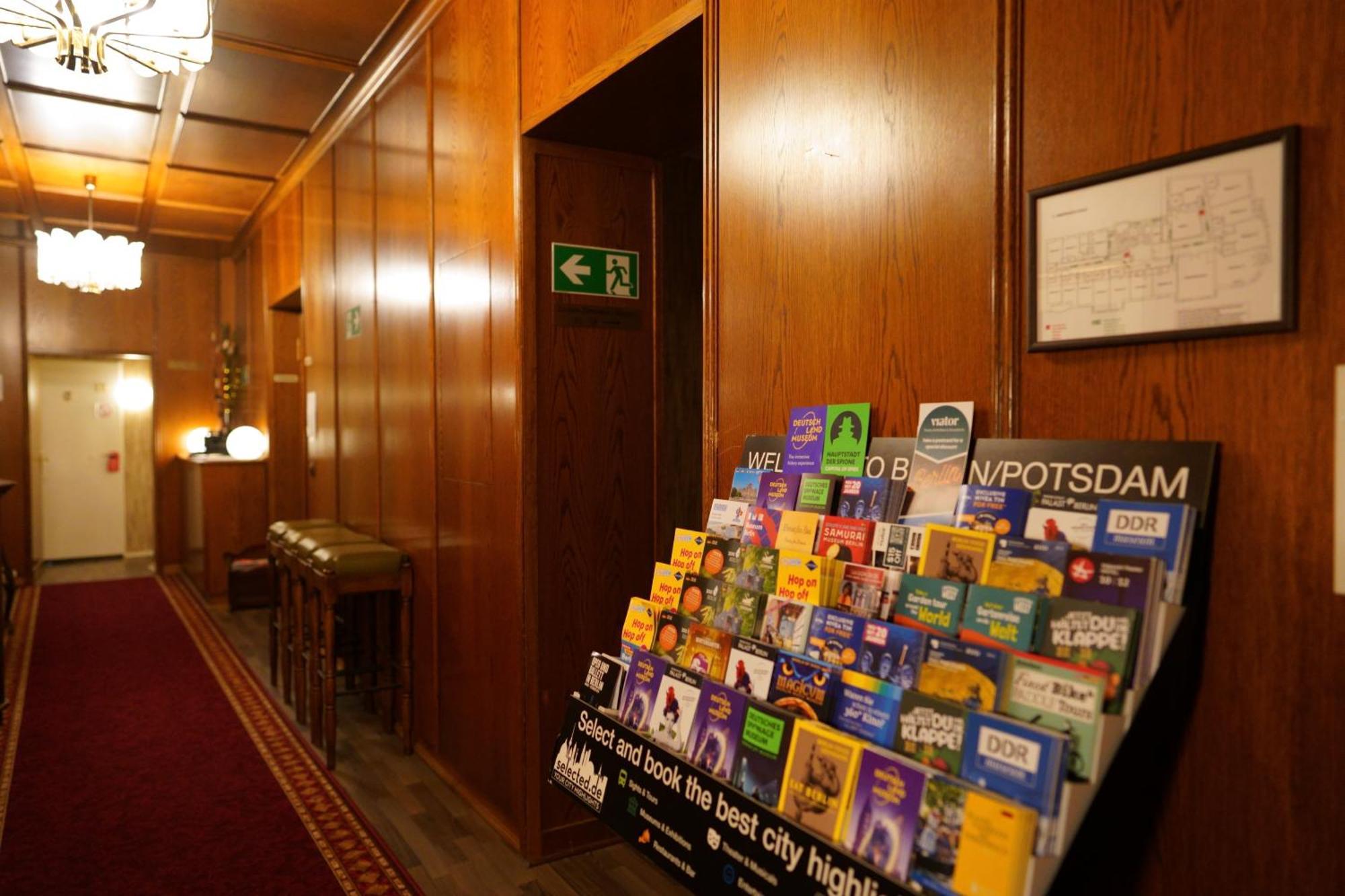 Hotel Pension Xantener Eck Berlin Bagian luar foto