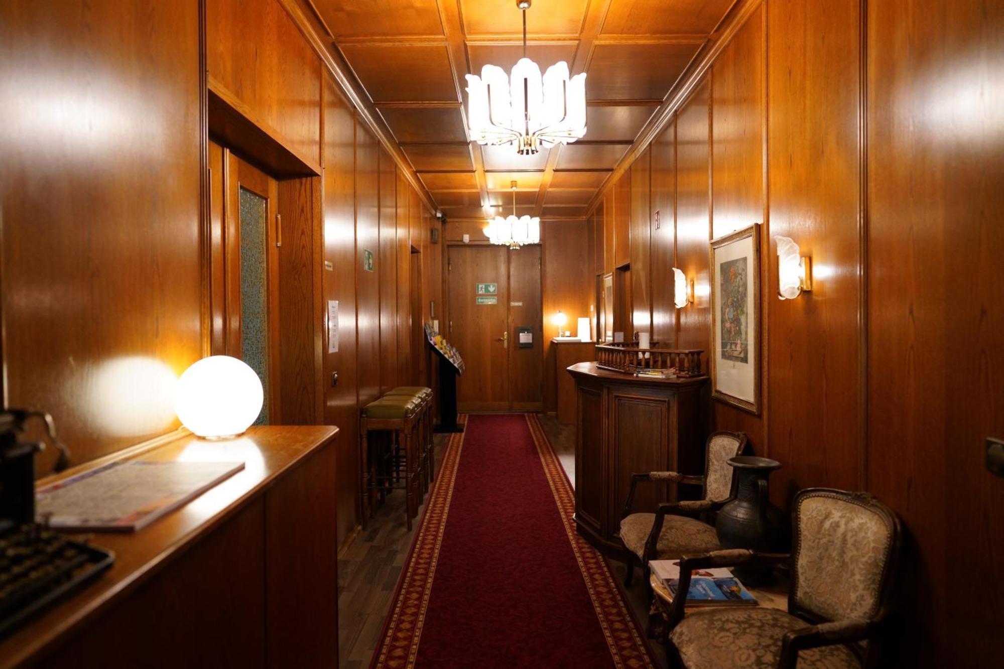 Hotel Pension Xantener Eck Berlin Bagian luar foto