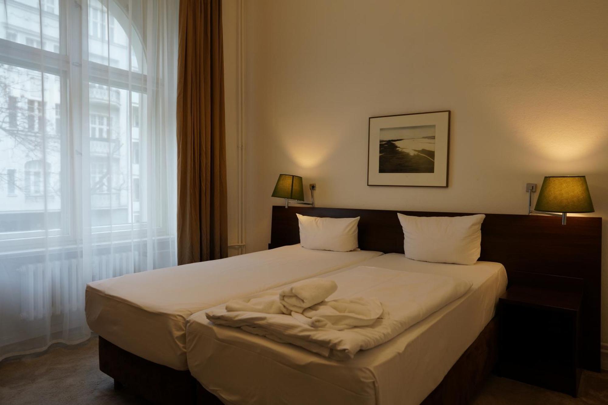 Hotel Pension Xantener Eck Berlin Bagian luar foto